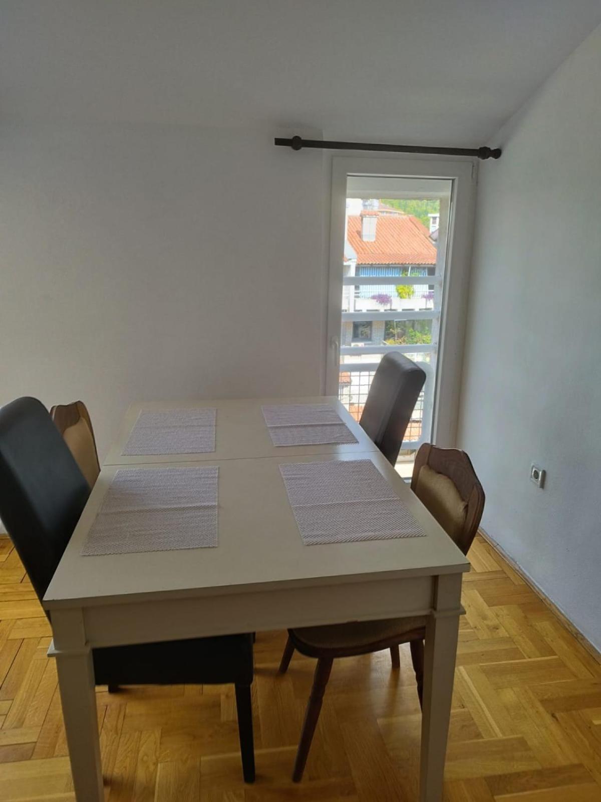 Apartman Senka 2 Apartment Podgorica Ngoại thất bức ảnh